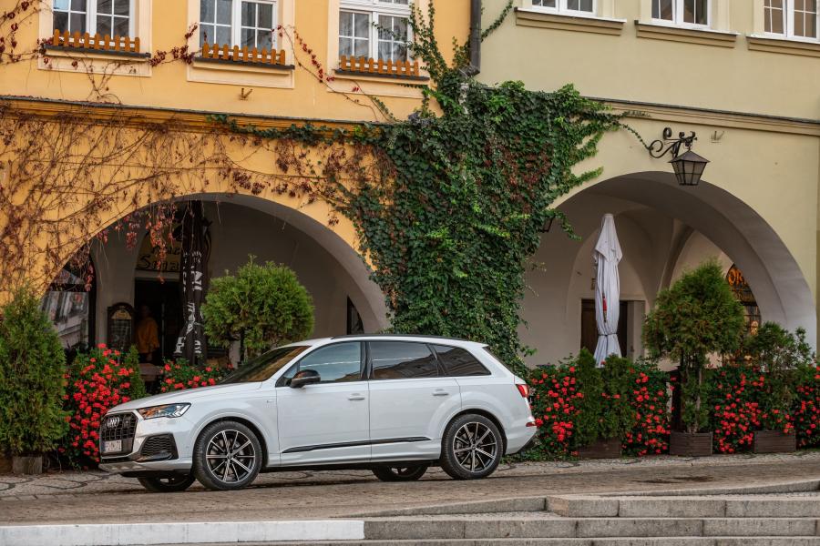  Audi Q7 50 TDI Quattro S-Line (4M) 2019 года  (WW) (фото 10 из 40)